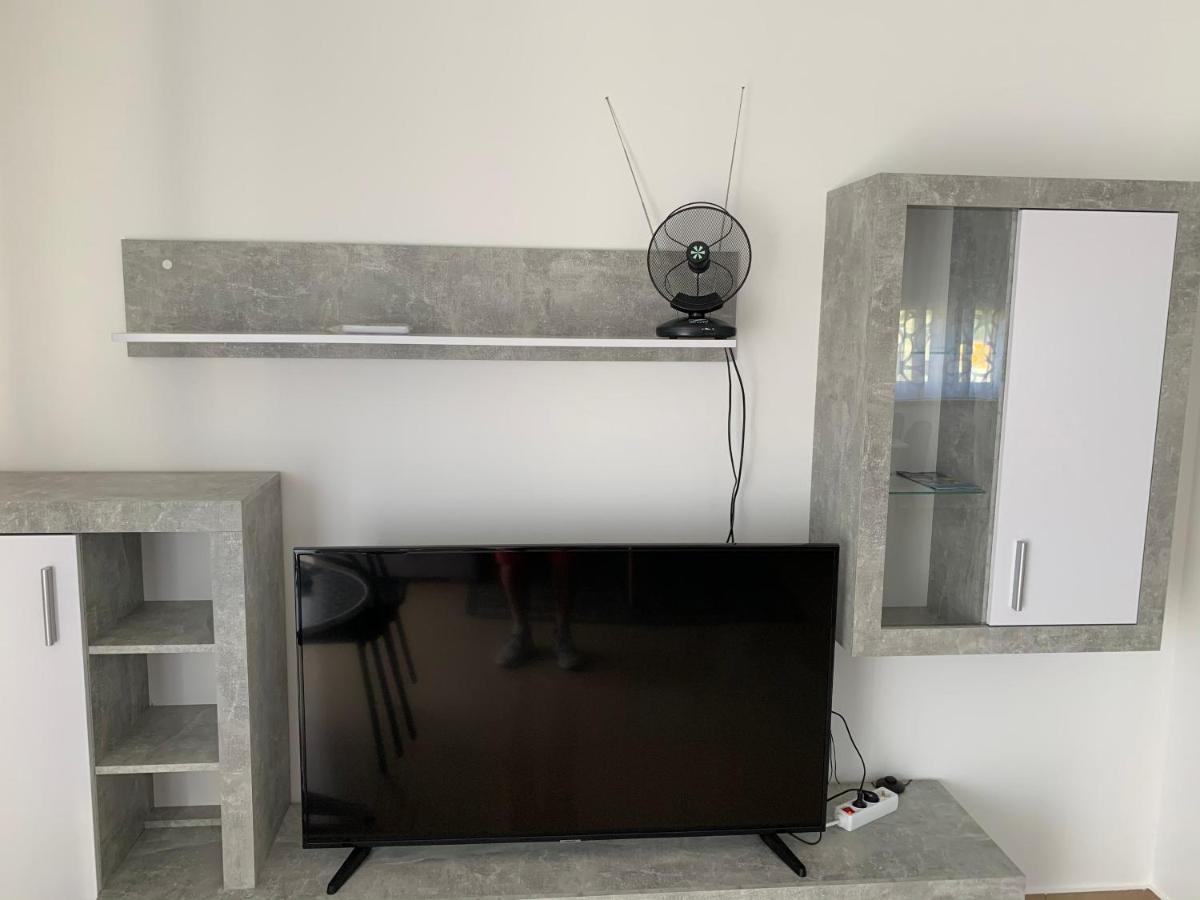 Apartamento Apartman Ki Pula Exterior foto